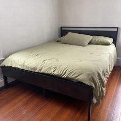Queen Size Bed With Metal Bedframe + Headboard 