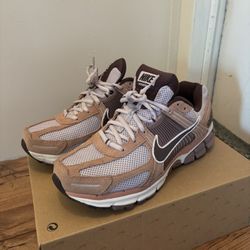 Nike Vomero 5