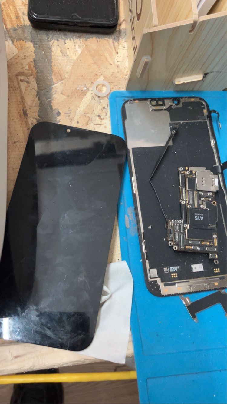 iPhone Screen Replacements