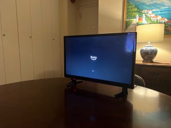 24 inch insignia TV! EXCELLENT CONDITION!!!
