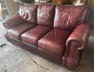 Leather Sofa 🏡