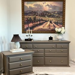 Elegant Kincaid Dresser & Nightstand Set 