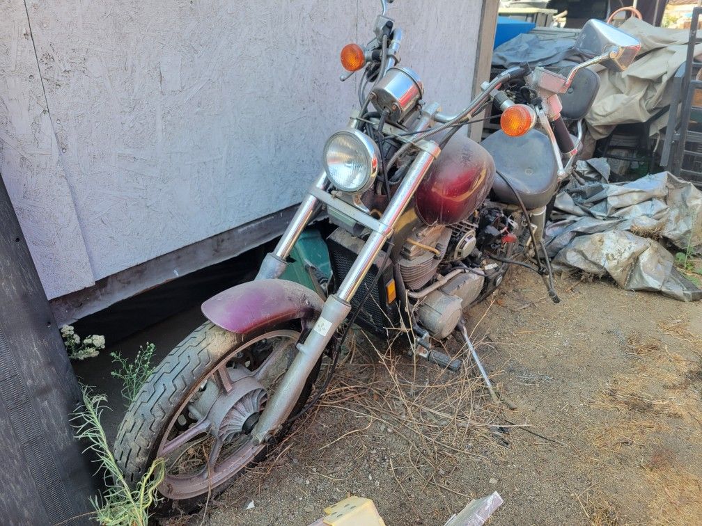 1987 VT1100 Shadow, Complete Bike For Parts for Sale in El Cajon, CA