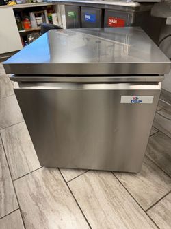 Under counter commercial fridge