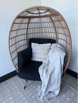 LIKE NEW - Egg Chair