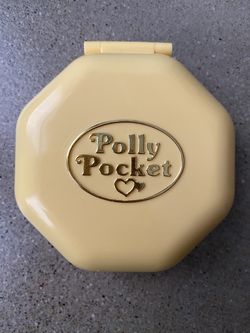 1990 Polly Pocket Compact “Polly’s Hair Salon”