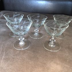 Dessert dishes
