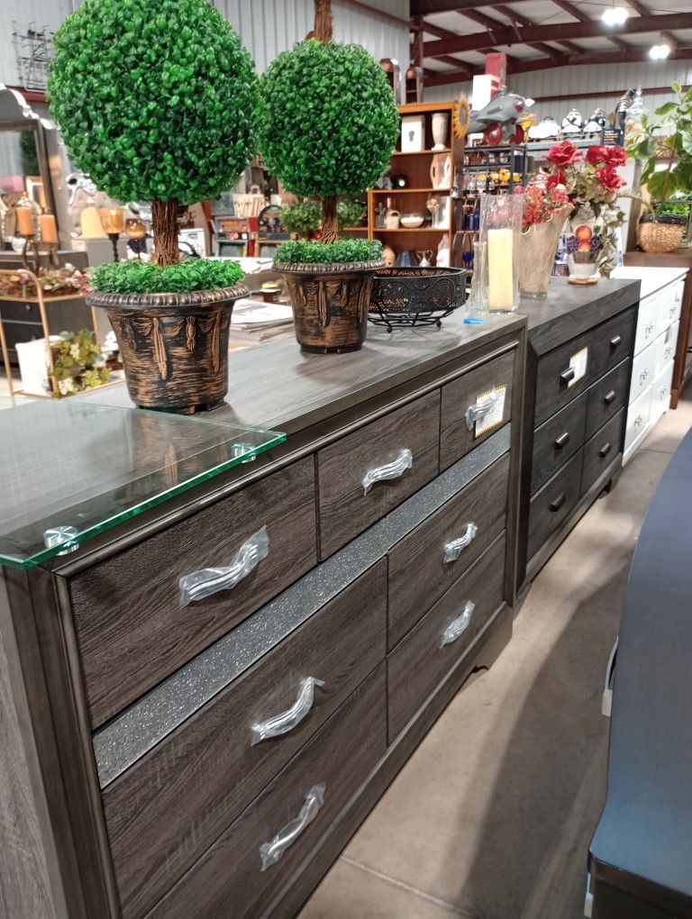 Dressers / Cajoneras 