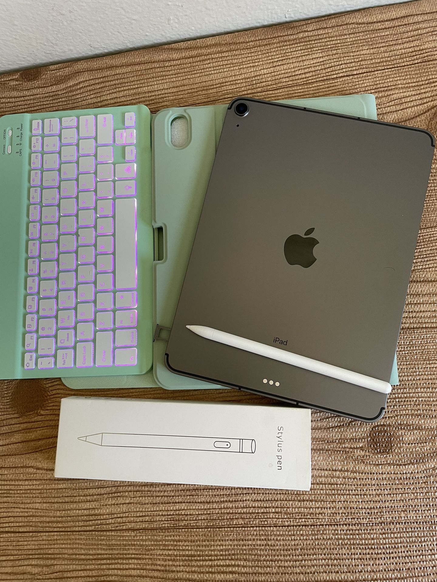 iPad Air 4th Generation (2020 model) 64GB WiFi + cellular LTE unlocked with keyboard & pen 