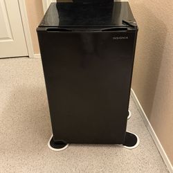 insignia full size mini fridge