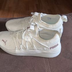 Women’s puma Shoes Size 10