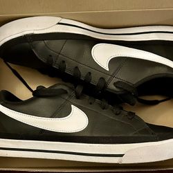 NIKE COURT LEGACY SHOES SIZE 10