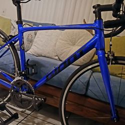 Giant Conted 3 Roadbike Size 54cm Medium Shimano Claris 116 Speeds Like New..