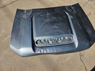 Chevy Silverado 2500 hood oem
