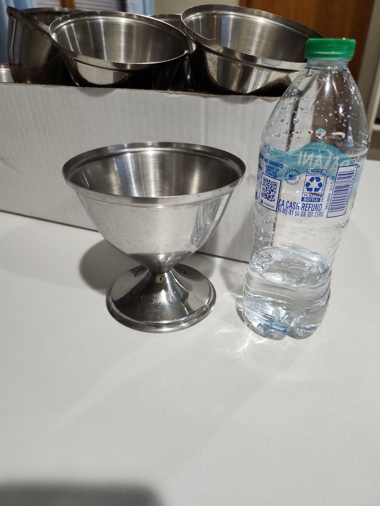 Stainless Steel Goblet Style Centerpiece