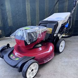 BRAND  NEW IN A BOX 60 V / 6 Amp h 21 INCH FLEX-FORCE POWER SYSTEM. RECYCLER SELF PROPELLED REAR WHEELS DRIVE LAWN MOVER BATTERY AND CHARGER INCLUDED.