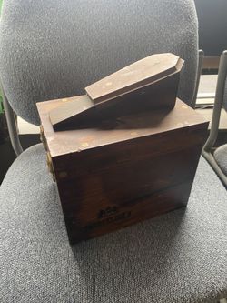 VINTAGE STAFFORD SHOE SHINE KIT/BOX--GOOD SHAPE-INCLUDES CONTENTS