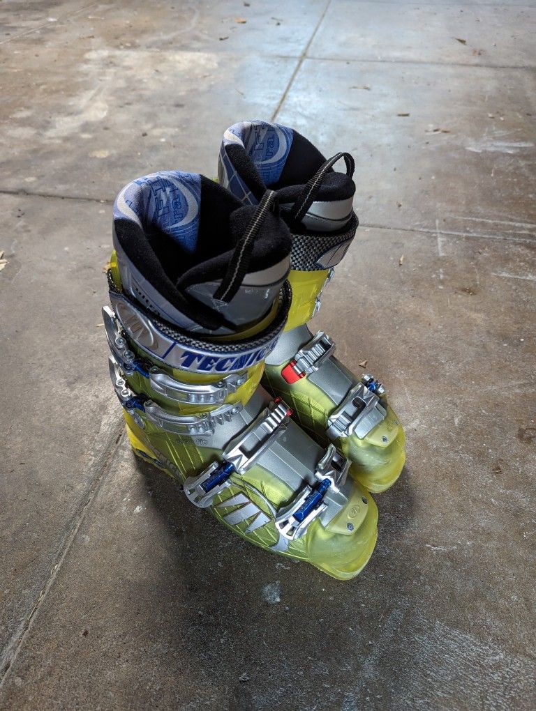 Tecnica Vento 8 Ski Boots Clear/Yellow Adjustable Flex 27.0-27.5 270-275 314mm