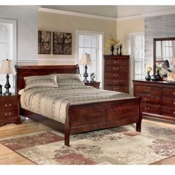 Queen Bedroom Set $700