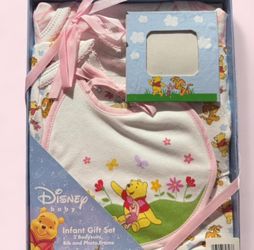 Vintage Winnie The Pooh Baby Girl Gift Set