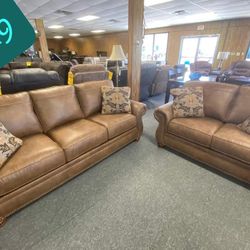 Sofa and Loveseats With İnterest Free Payment Options Lurkinhurst