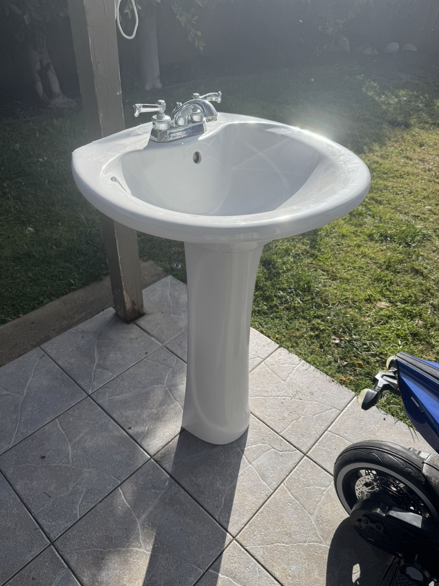 Bathroom Sink $20