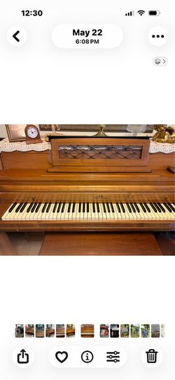 Wurlitzer Spinet Piano