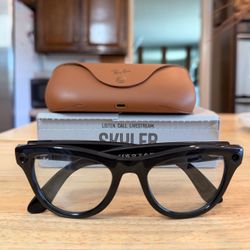 Ray-Ban Meta Skyler (Gen 1), Shiny Black /Transitions, Stealth mode