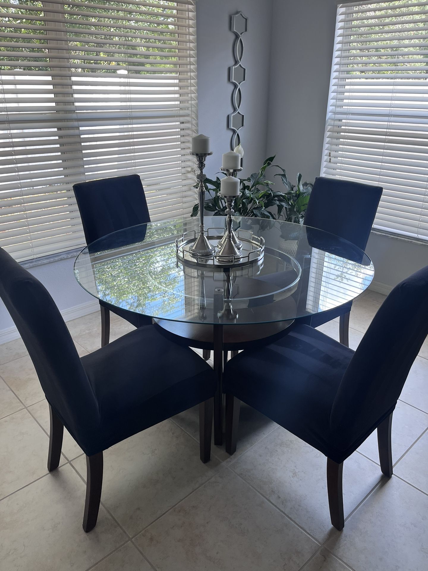 Dining Room Table w/ Chairs