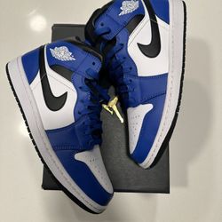 Jordan 1 Mid Size 9