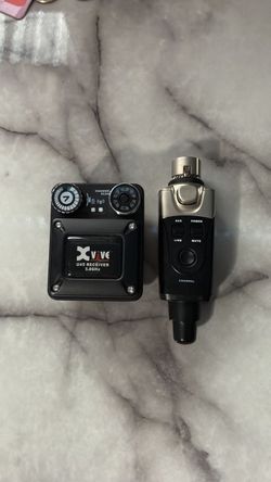 Xvive u45 In-Ear Monitor system