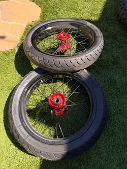 Surron Ultra Bee Supermotos