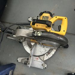 Dewalt Saw 