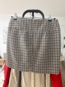 Women skirts.  Faldas de mujer.  Ropa de oficina