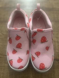 Wonder nation size 11 strawberry shoes