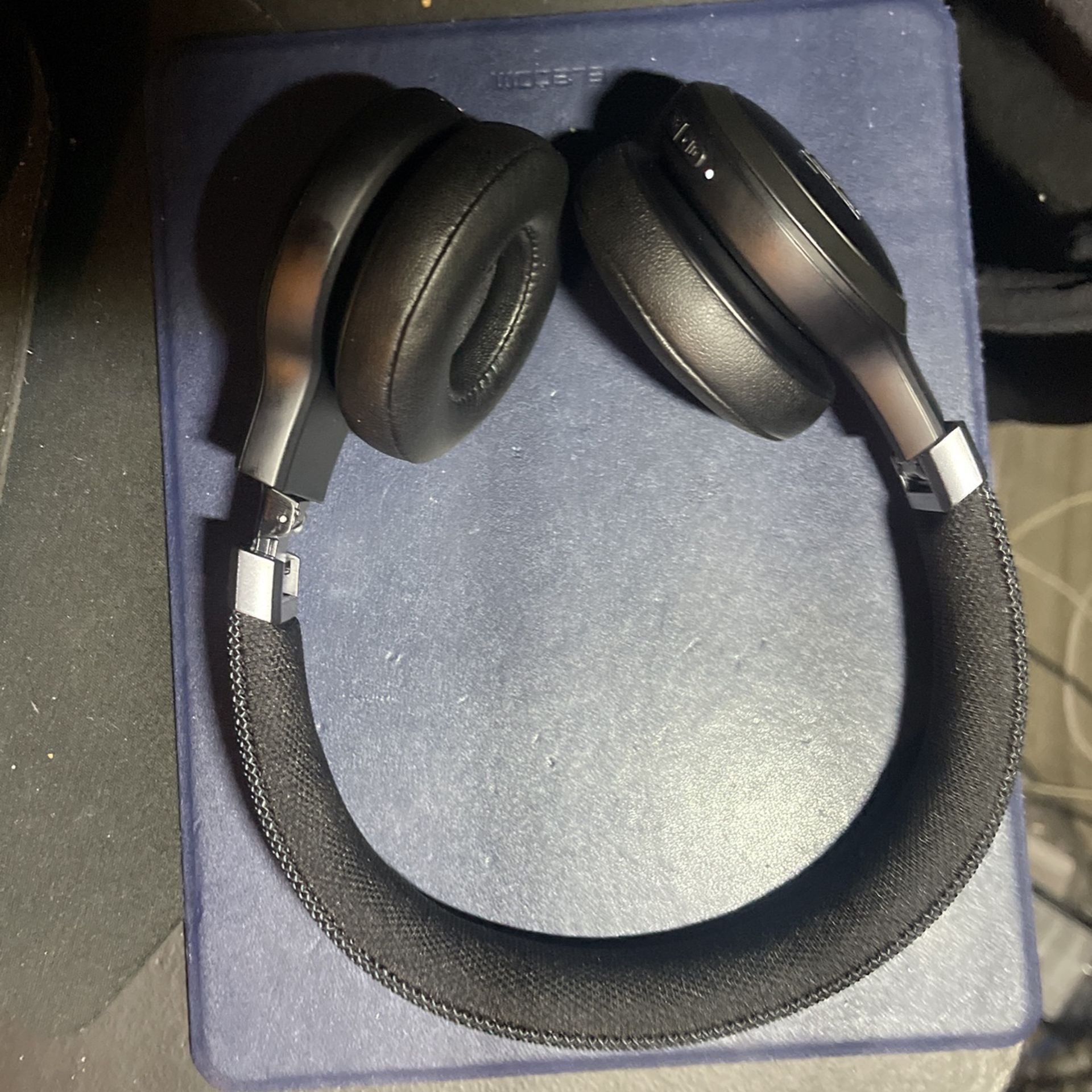 Brand New Unused JBL Live 460NC Wireless Bluetooth On-Ear Headphones w/ Adaptive Noise Canceling Black