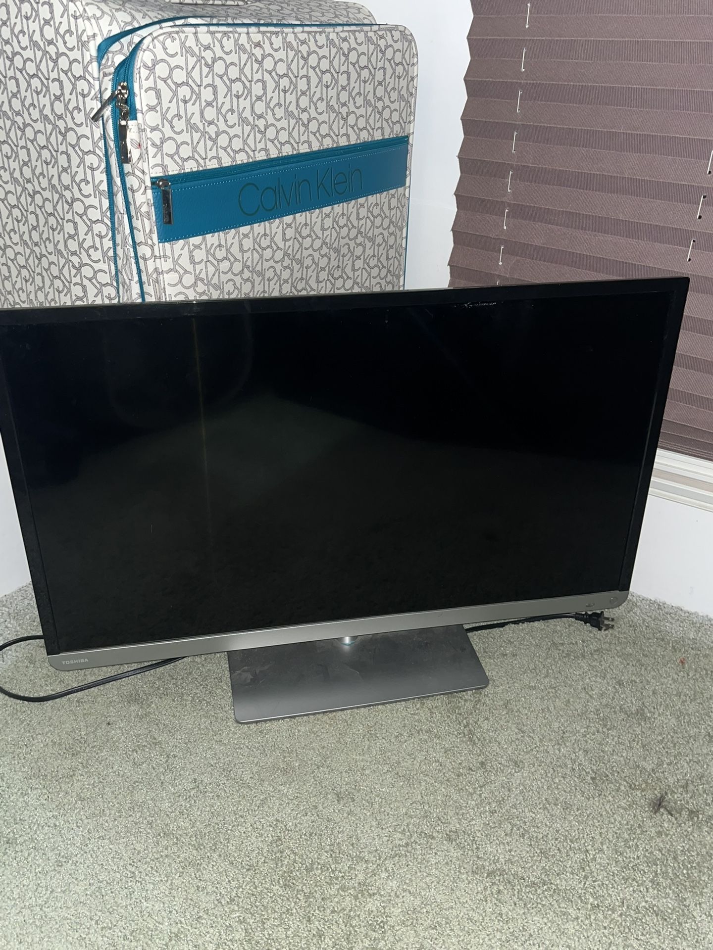 Toshiba TV 32 inches
