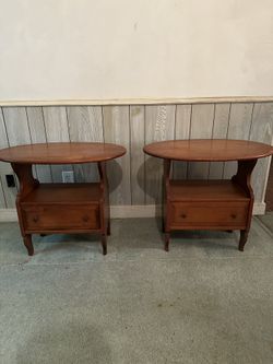 Vintage wooden nightstands /end tables, lamp tables