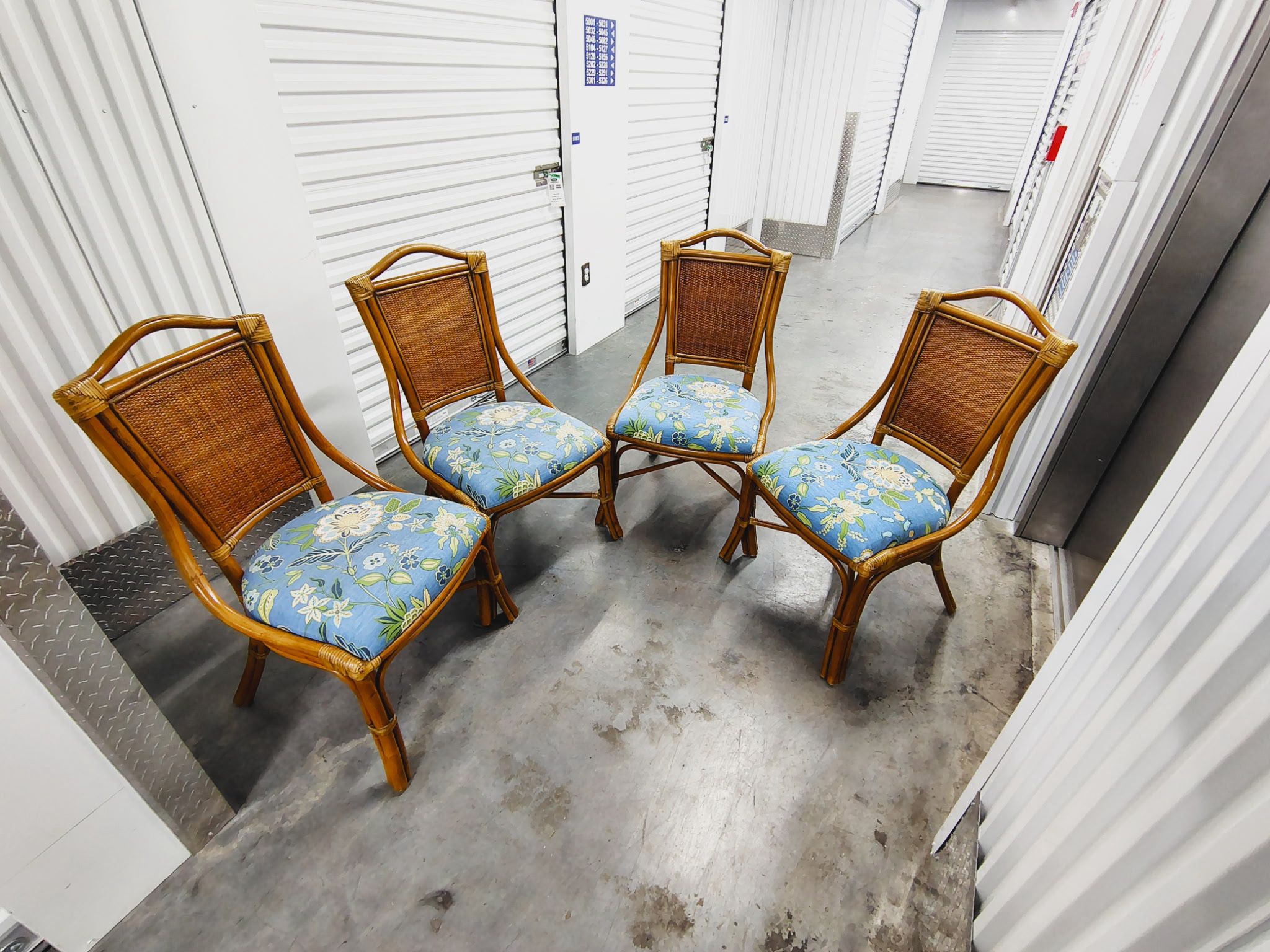 Tommy Bahama Chair Set
