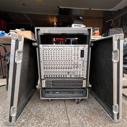 Mixer, Amp and Equ With Hard Case 