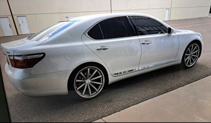 Vossen 22" Rims Set $700