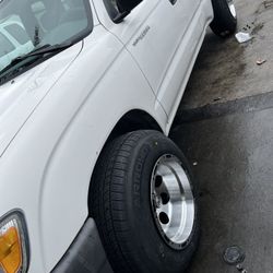 Vendo Set De Rines Nuevos 15x10 De 5-114.3 Con Llantas 215/70/R15 Nuevas Con 50,000 Millas De Garantía