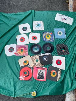 Records 45’  or 8 tracks  as is make offers  please check my other listings