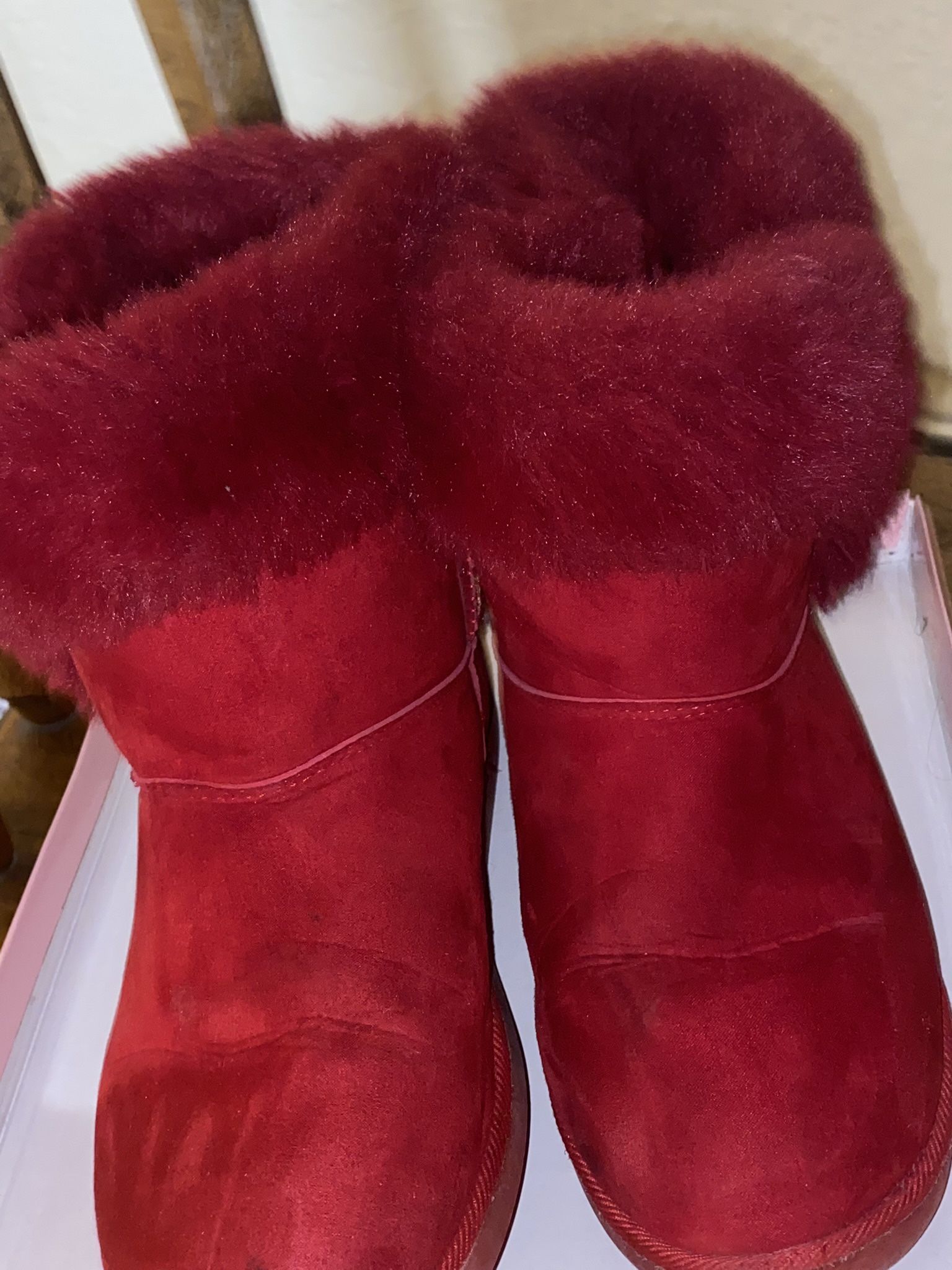 Juicy Couture King 2: Red  Faux Fur & Microsuede Women’s Boots Size 8