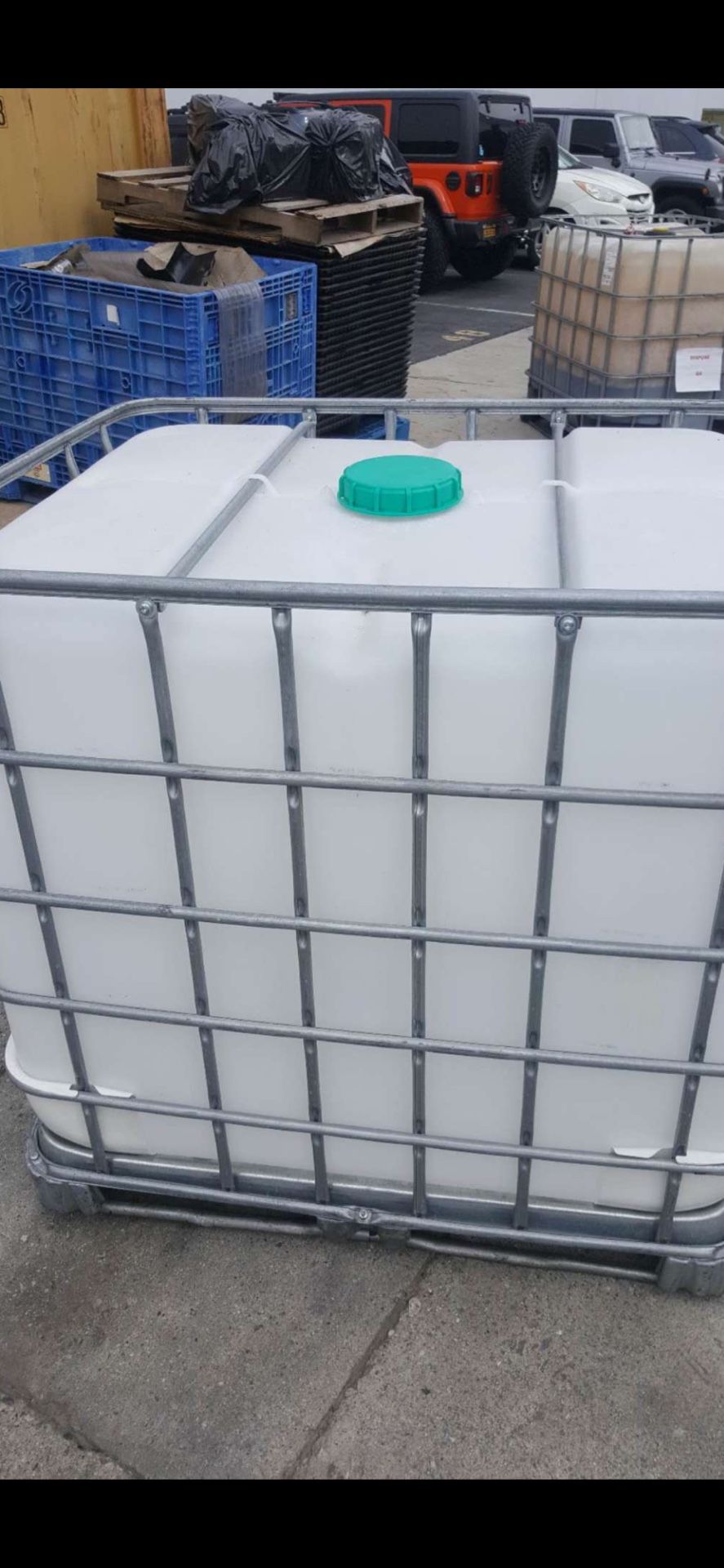 275 gallon plastic water tank $85 each series inquiry