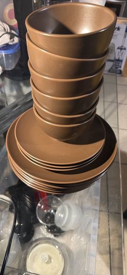 Large, medium plates and 14-piece rates