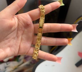 Gold bracelet