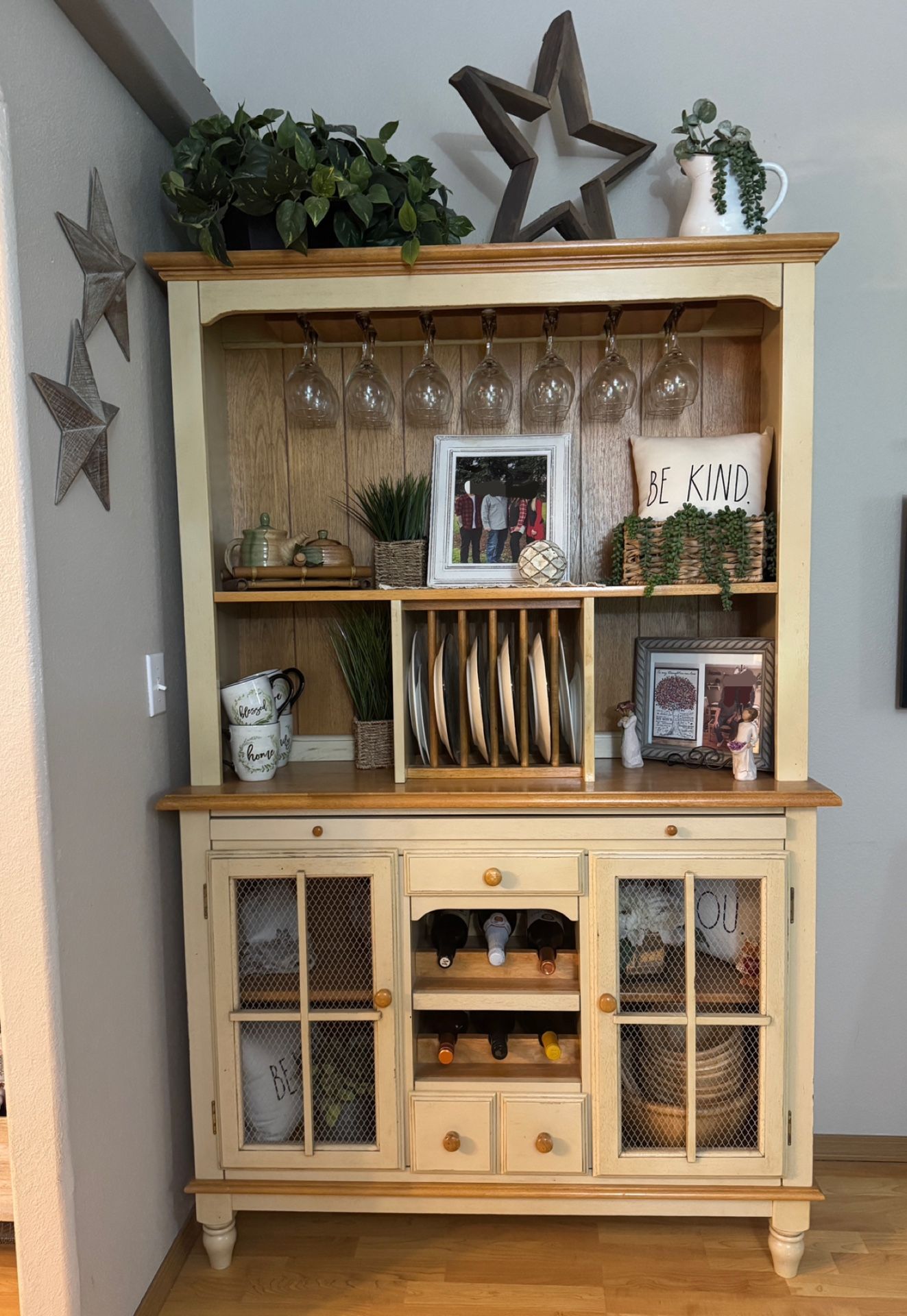 Buttercream / Wood Hutch