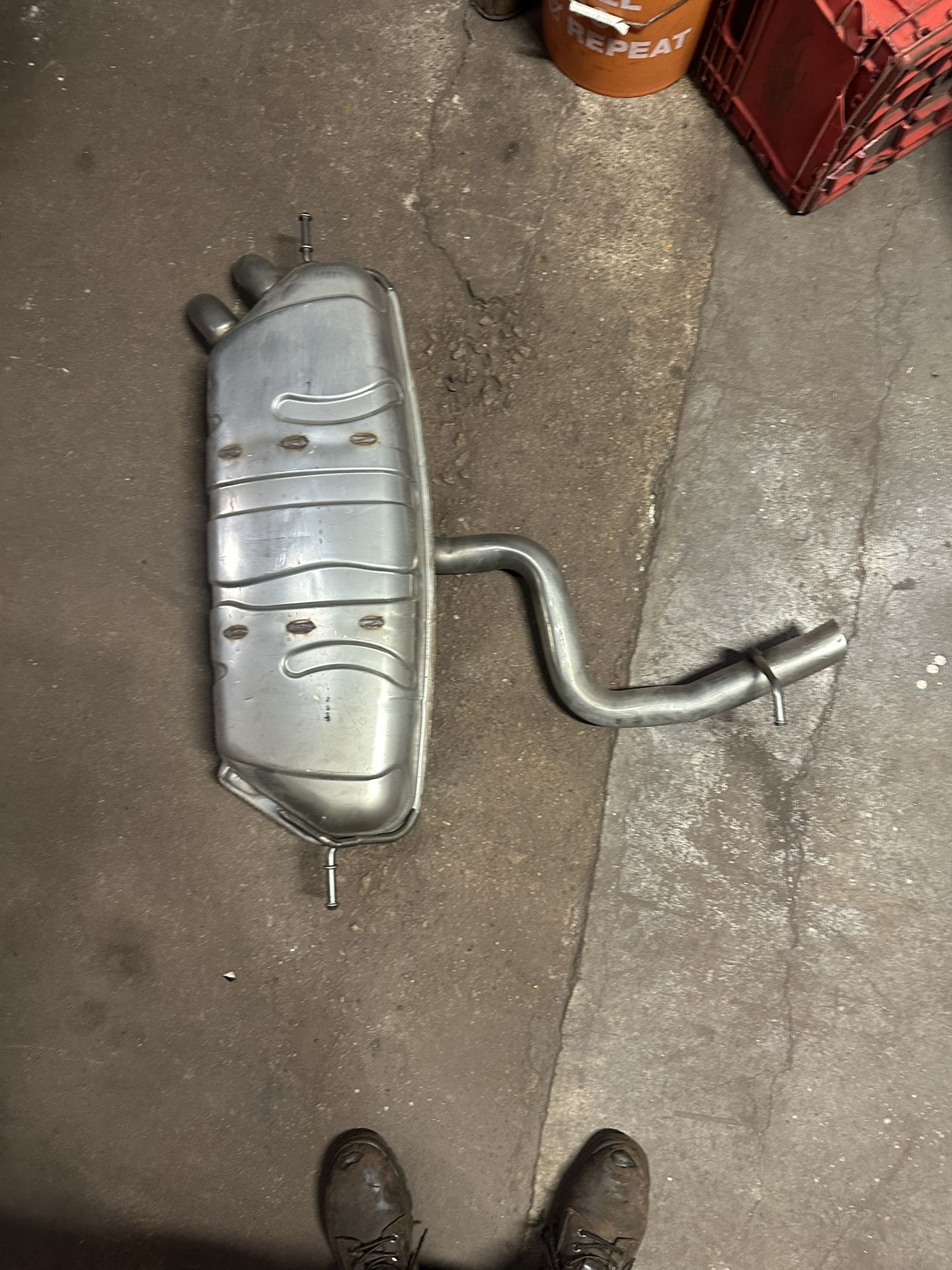 Volkswagen Taos 2025 Muffler