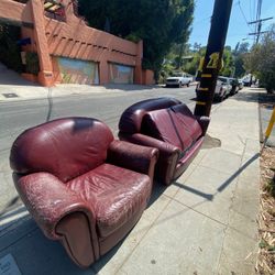 FREE 🎁 Perfect “Dad Couches” For Fathers Day Red Leather!